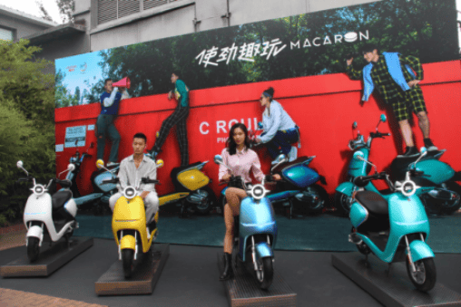 愛瑪發(fā)布時尚高端電摩瑪卡龍，受期待的何止指紋解鎖