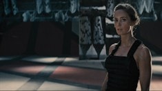 “無限升級”版預(yù)告片