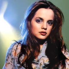 米娜·蘇瓦麗Mena Suvari